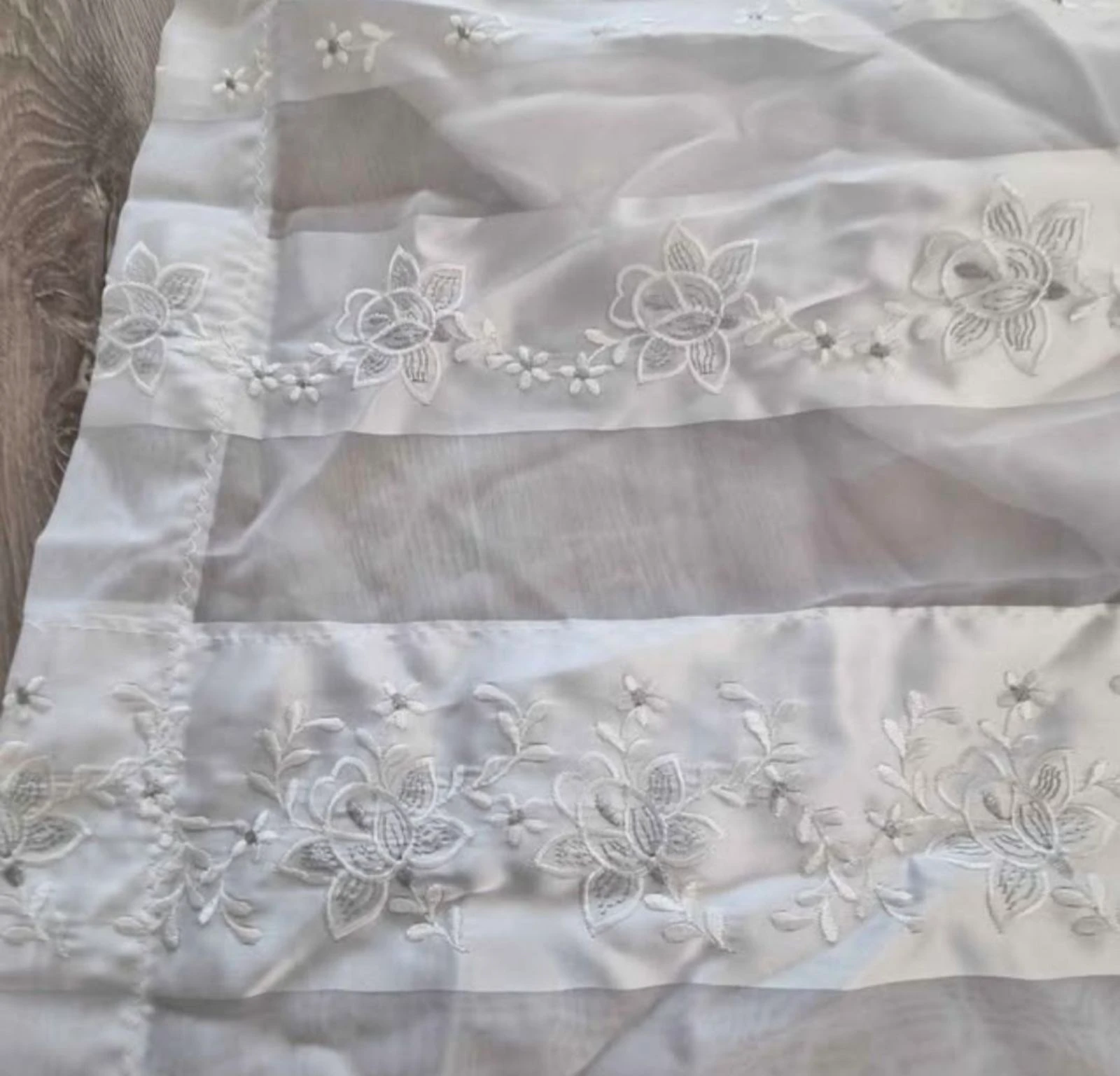 White Vitrage Curtains with Lace / Embroidery – 320 x 225 cm – photo 5